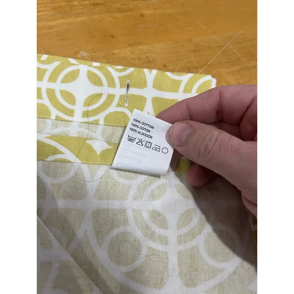 Crate &‎ Barrel 